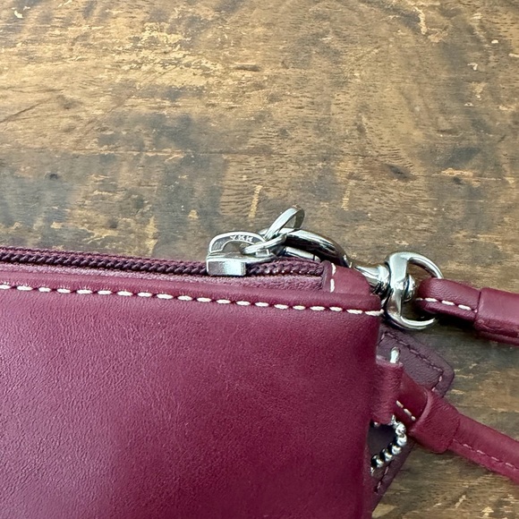 Coach Vintage Leather Wristlet in Burgundy/Merlot - Picture 5 of 11